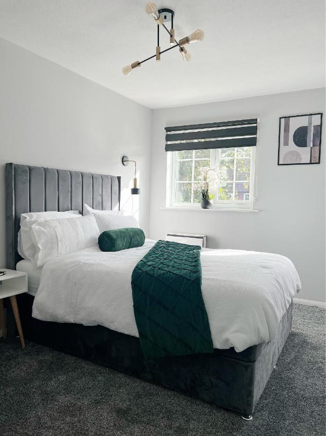 Stunning Apartment In Beckton With Private Entrance Лондон Екстериор снимка
