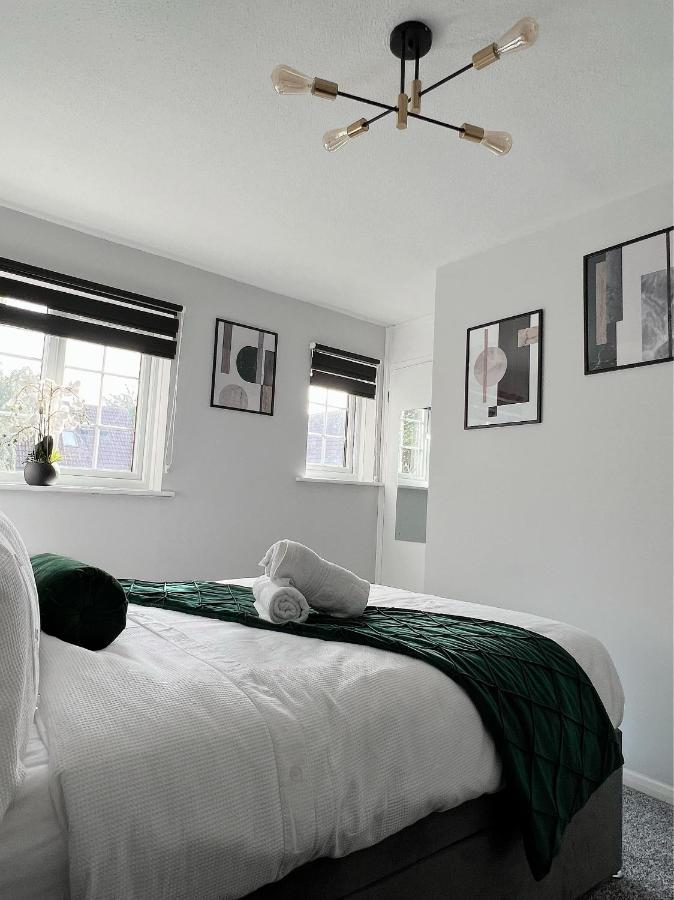 Stunning Apartment In Beckton With Private Entrance Лондон Екстериор снимка