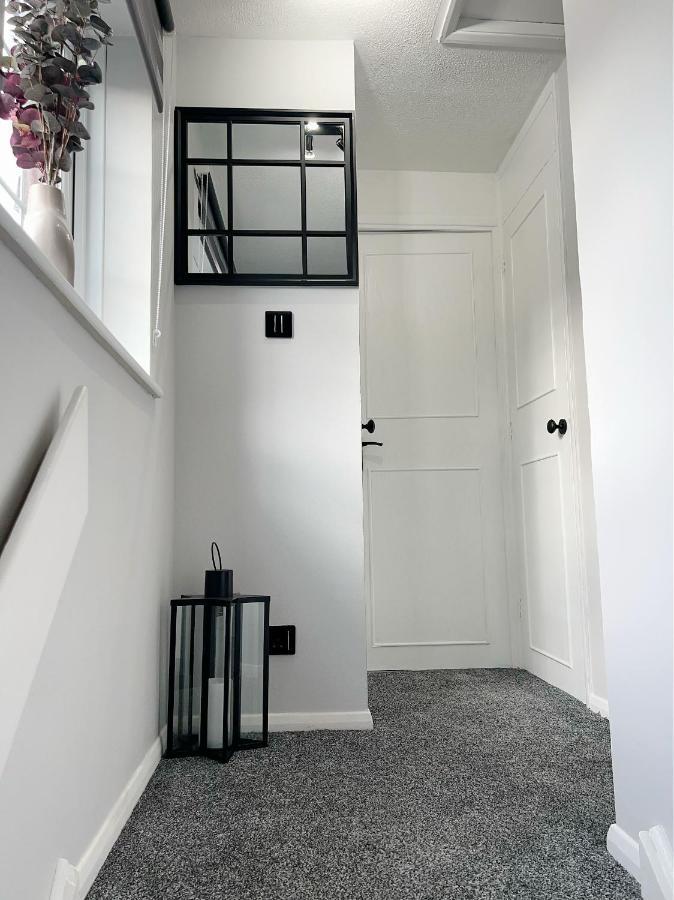 Stunning Apartment In Beckton With Private Entrance Лондон Екстериор снимка